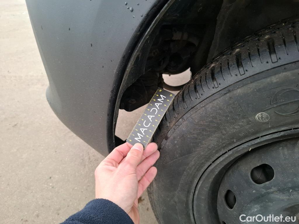  Renault  Trafic  III Fourgon L2H1 1200 Confort 1.6 dCi 120CV BVM6 E6 #75