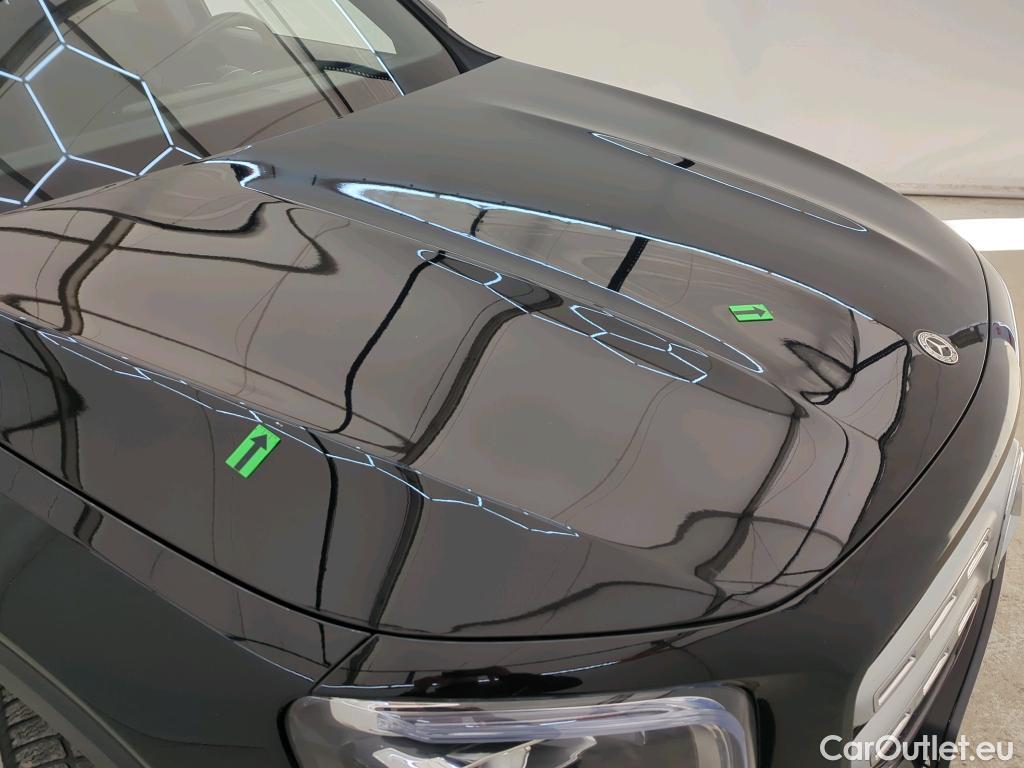  Mercedes  GLB  200 #1