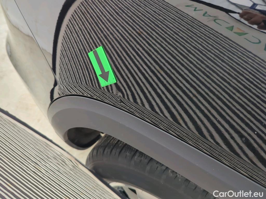  Mercedes  GLB  200 #8