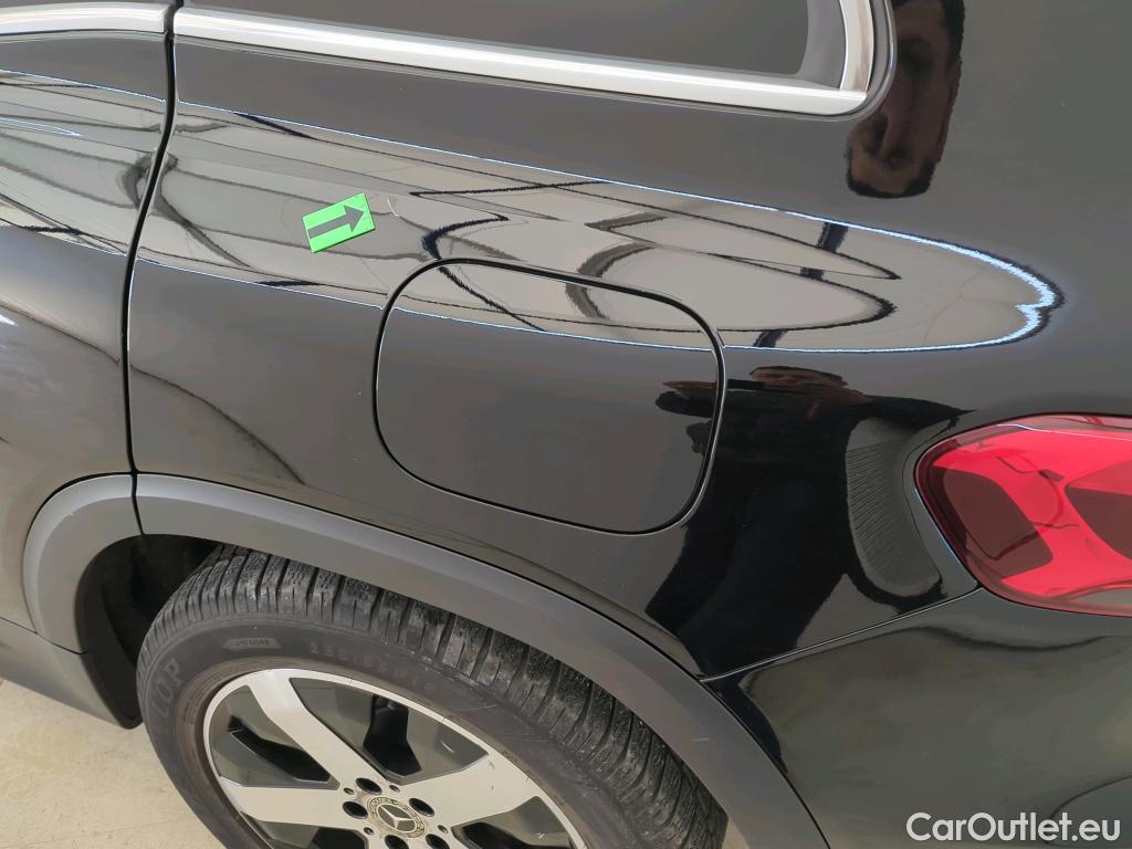  Mercedes  GLB  200 #11