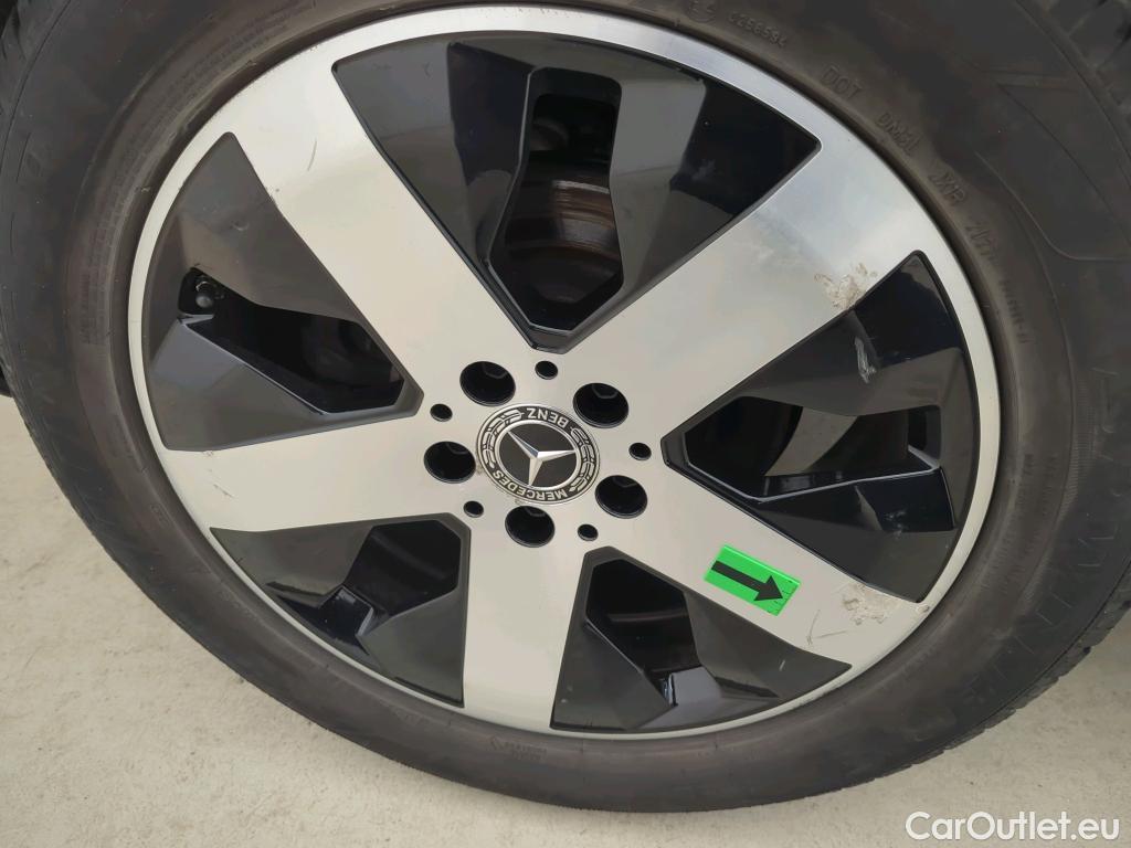  Mercedes  GLB  200 #23