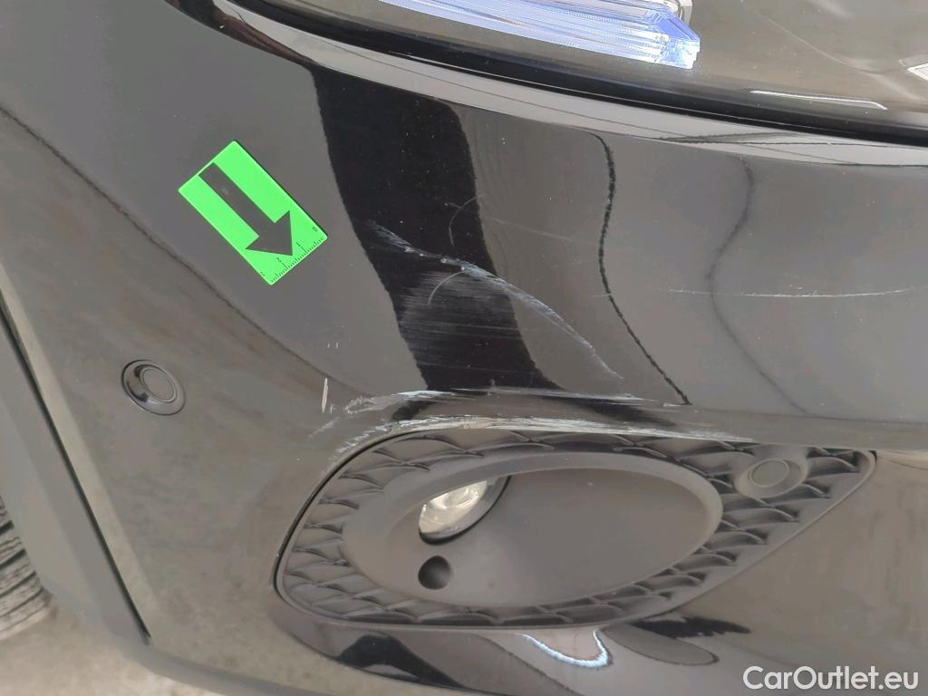  Mercedes  GLB  200 #4