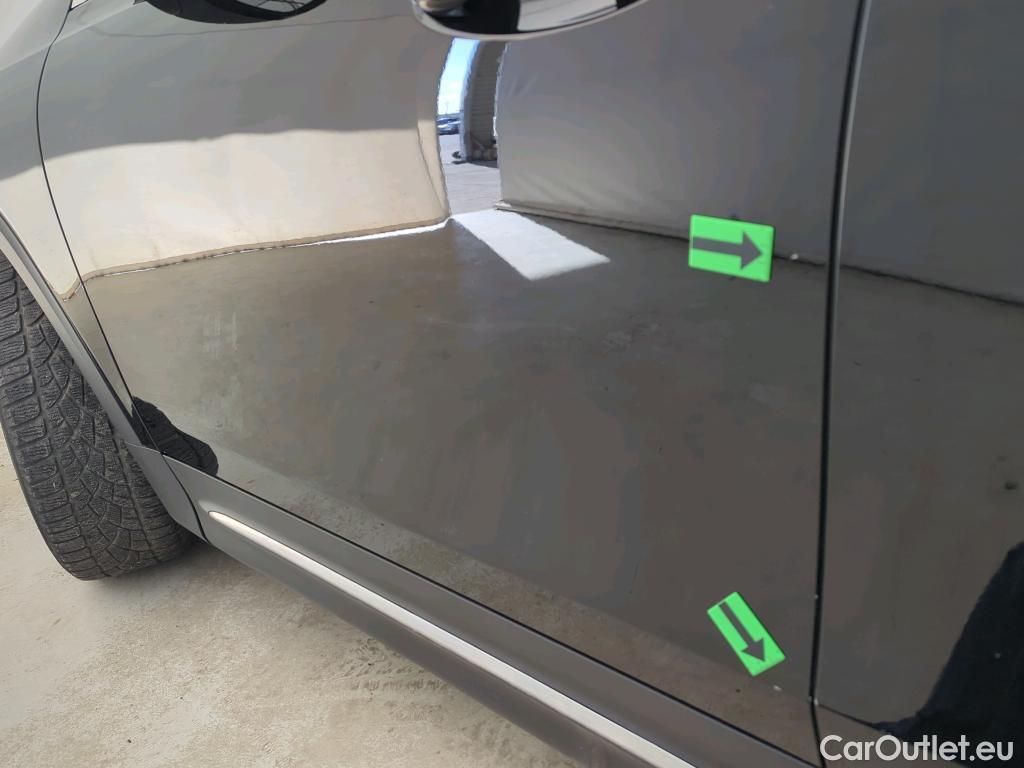  Mercedes  GLB  200 #37