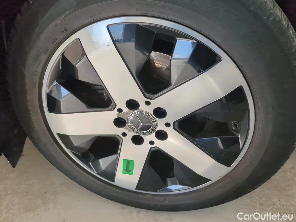  Mercedes  GLB  200 #17