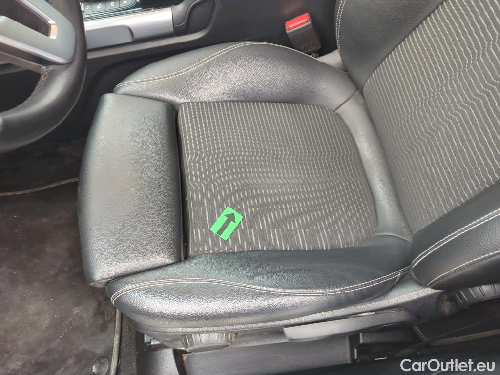  Mercedes  GLB  200 #27