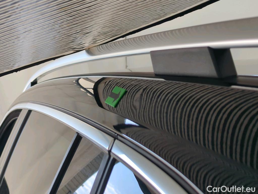  Mercedes  GLB  200 #16