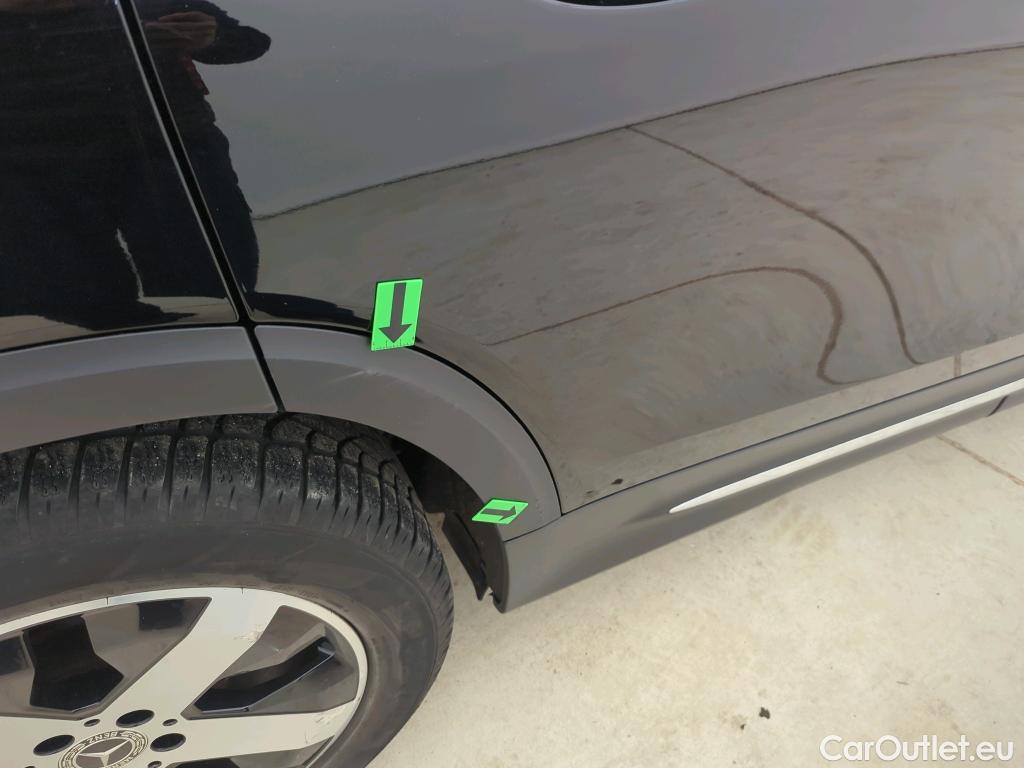  Mercedes  GLB  200 #13