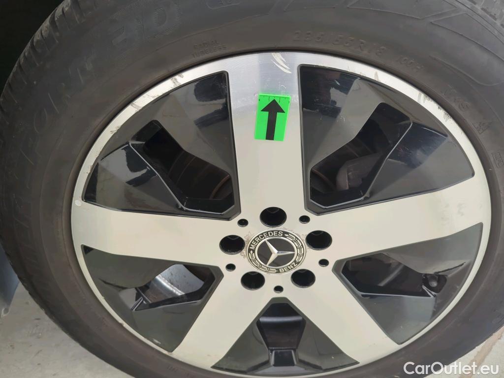  Mercedes  GLB  200 #19