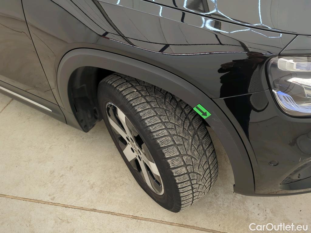  Mercedes  GLB  200 #9