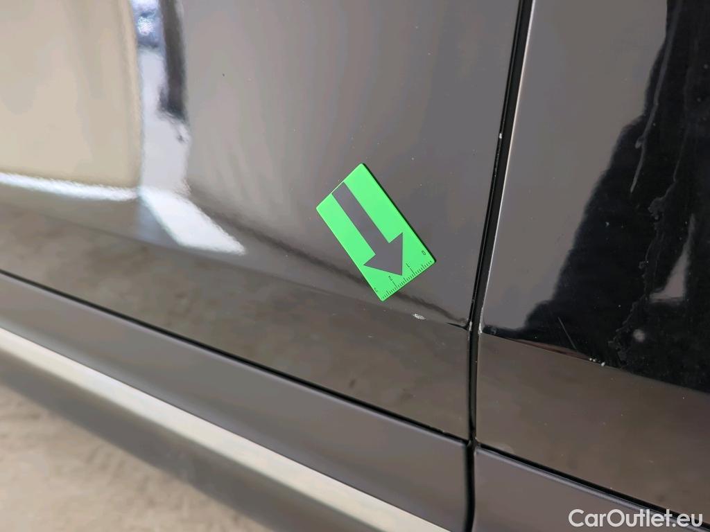  Mercedes  GLB  200 #38