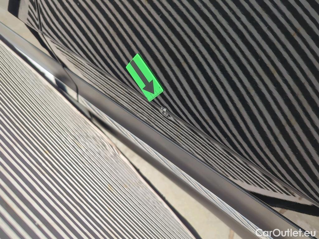  Mercedes  GLB  200 #36