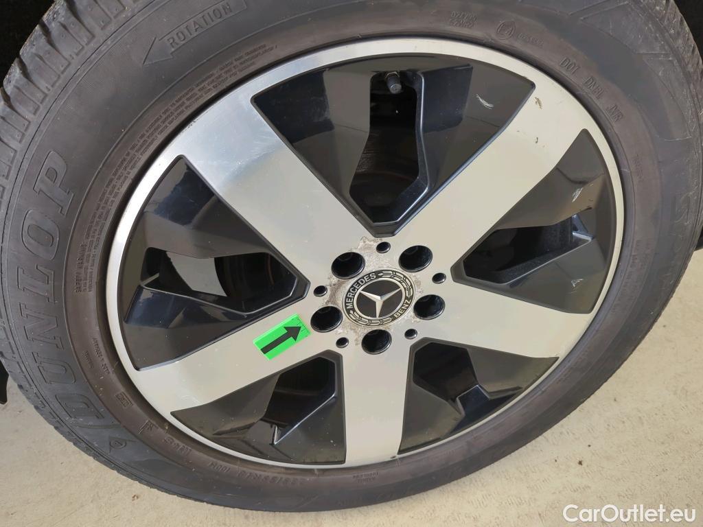  Mercedes  GLB  200 #21