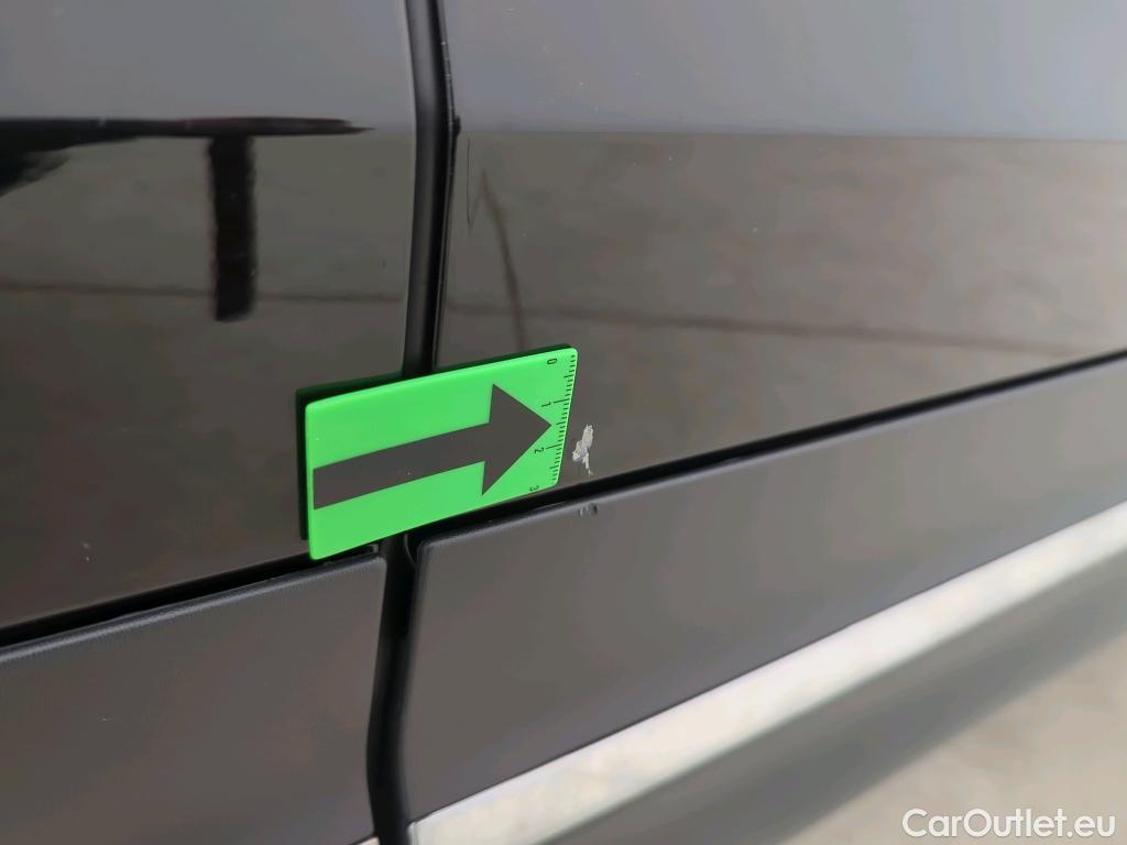  Mercedes  GLB  200 #34