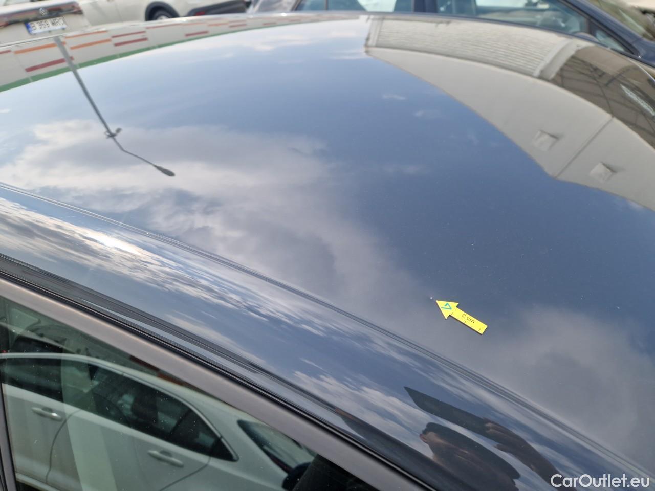  Volkswagen  Golf  Life 1.0 TSI #36