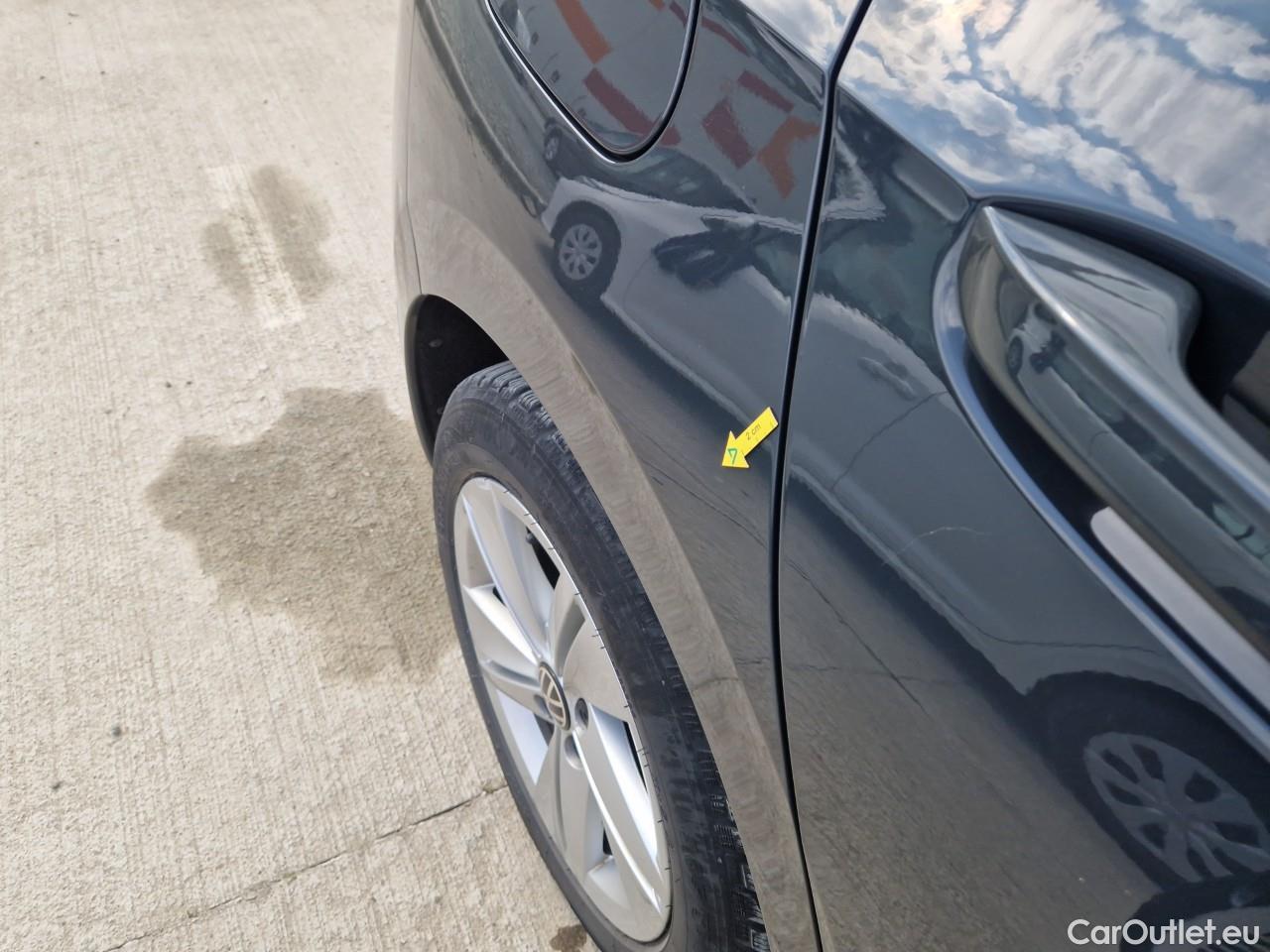  Volkswagen  Golf  Life 1.0 TSI #24