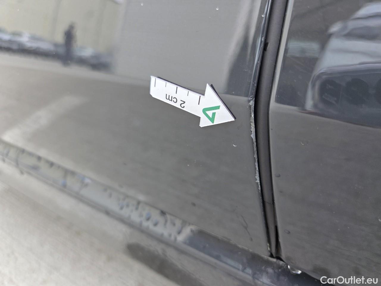  Volkswagen  Golf  Life 1.0 TSI #2