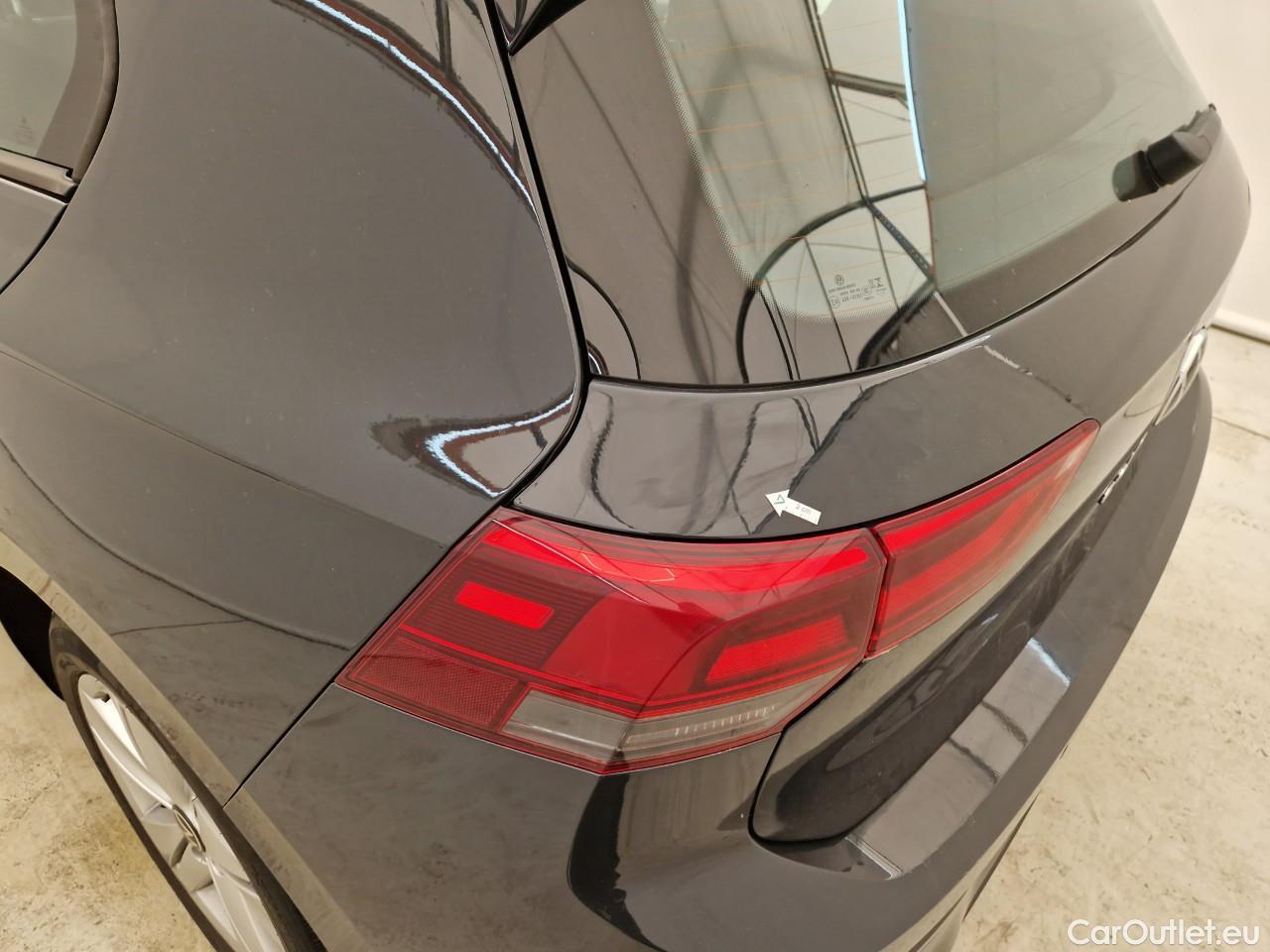  Volkswagen  Golf  Life 1.0 TSI #42