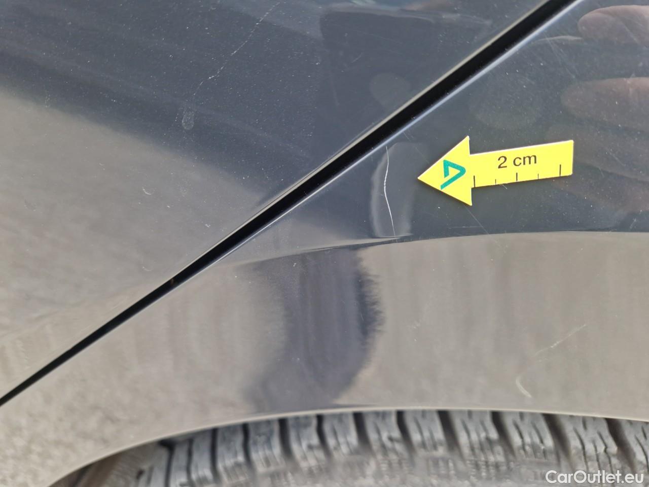  Volkswagen  Golf  Life 1.0 TSI #32