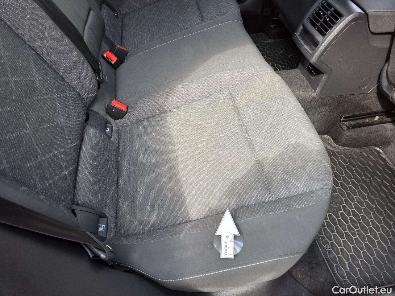  Volkswagen  Golf  Life 1.0 TSI #53