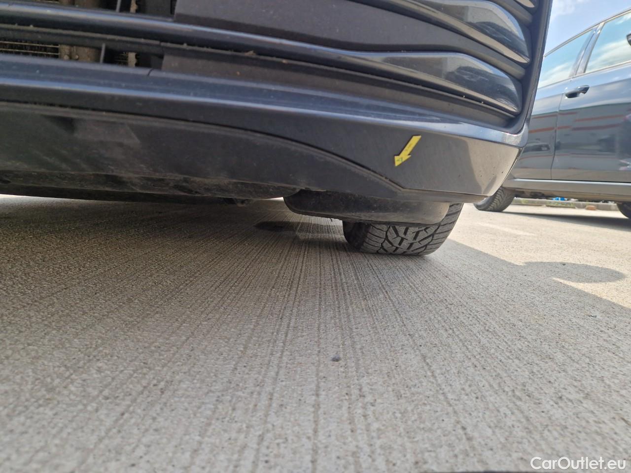  Volkswagen  Golf  Life 1.0 TSI #5