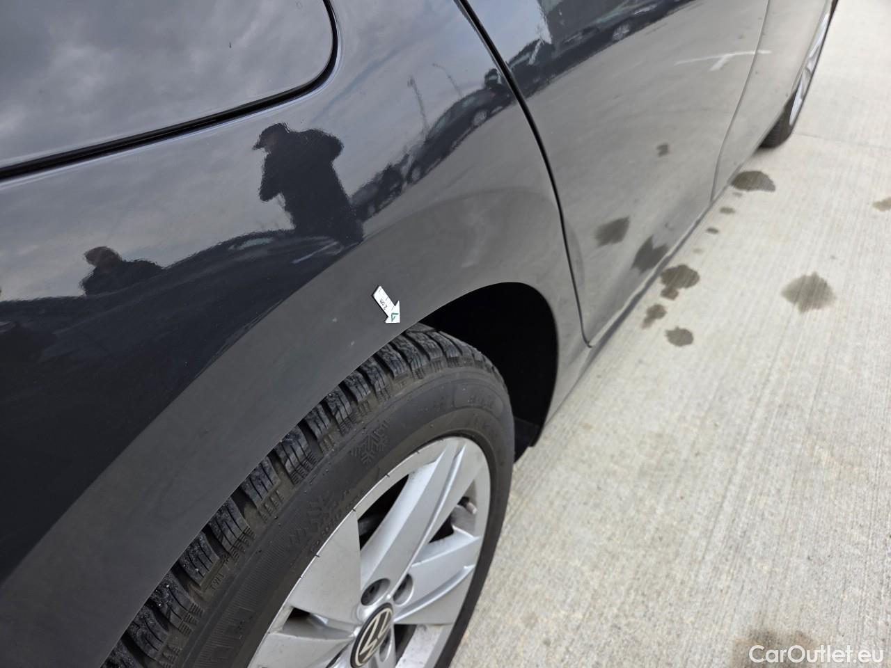  Volkswagen  Golf  Life 1.0 TSI #31