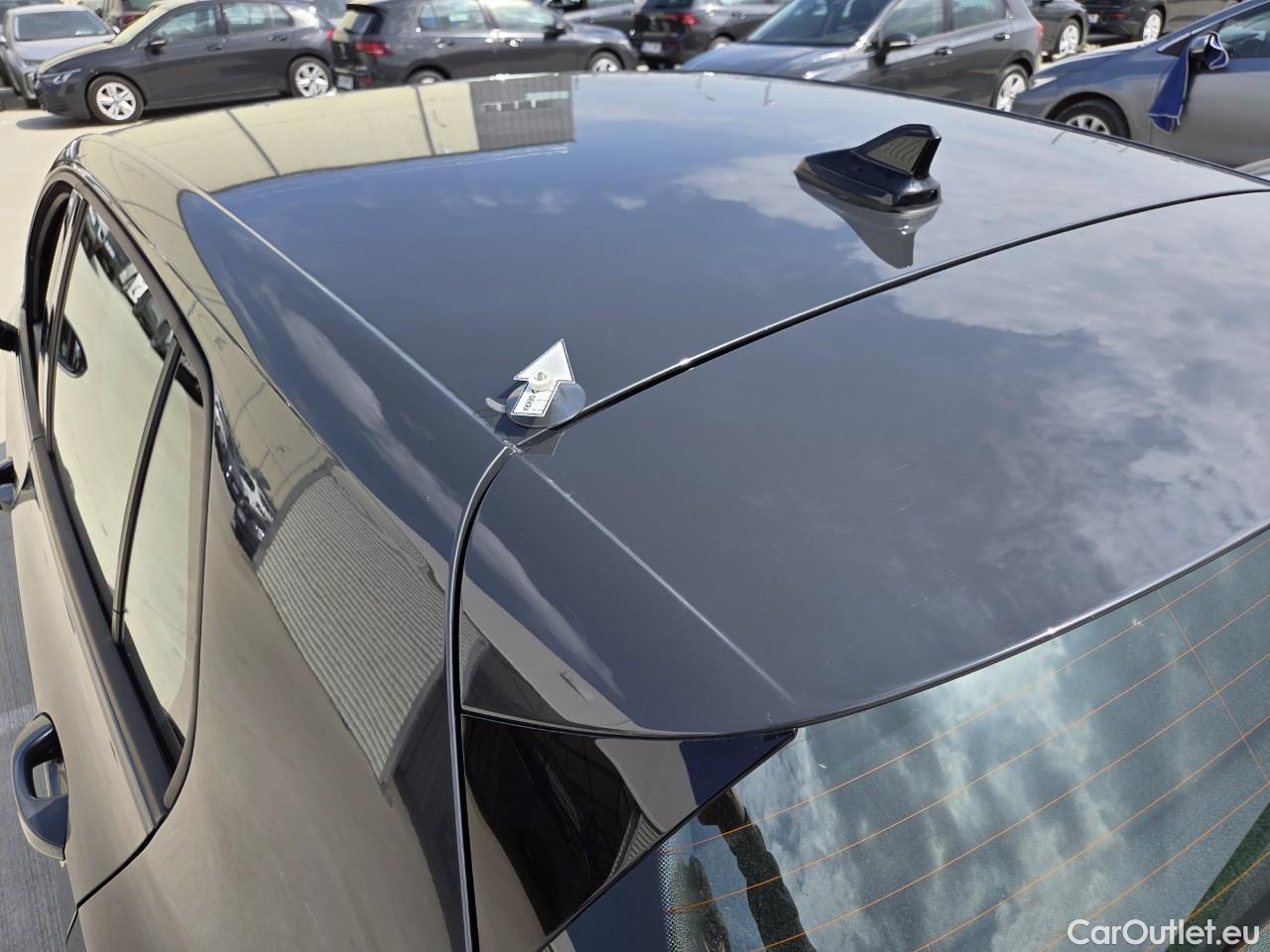  Volkswagen  Golf  Life 1.0 TSI #39