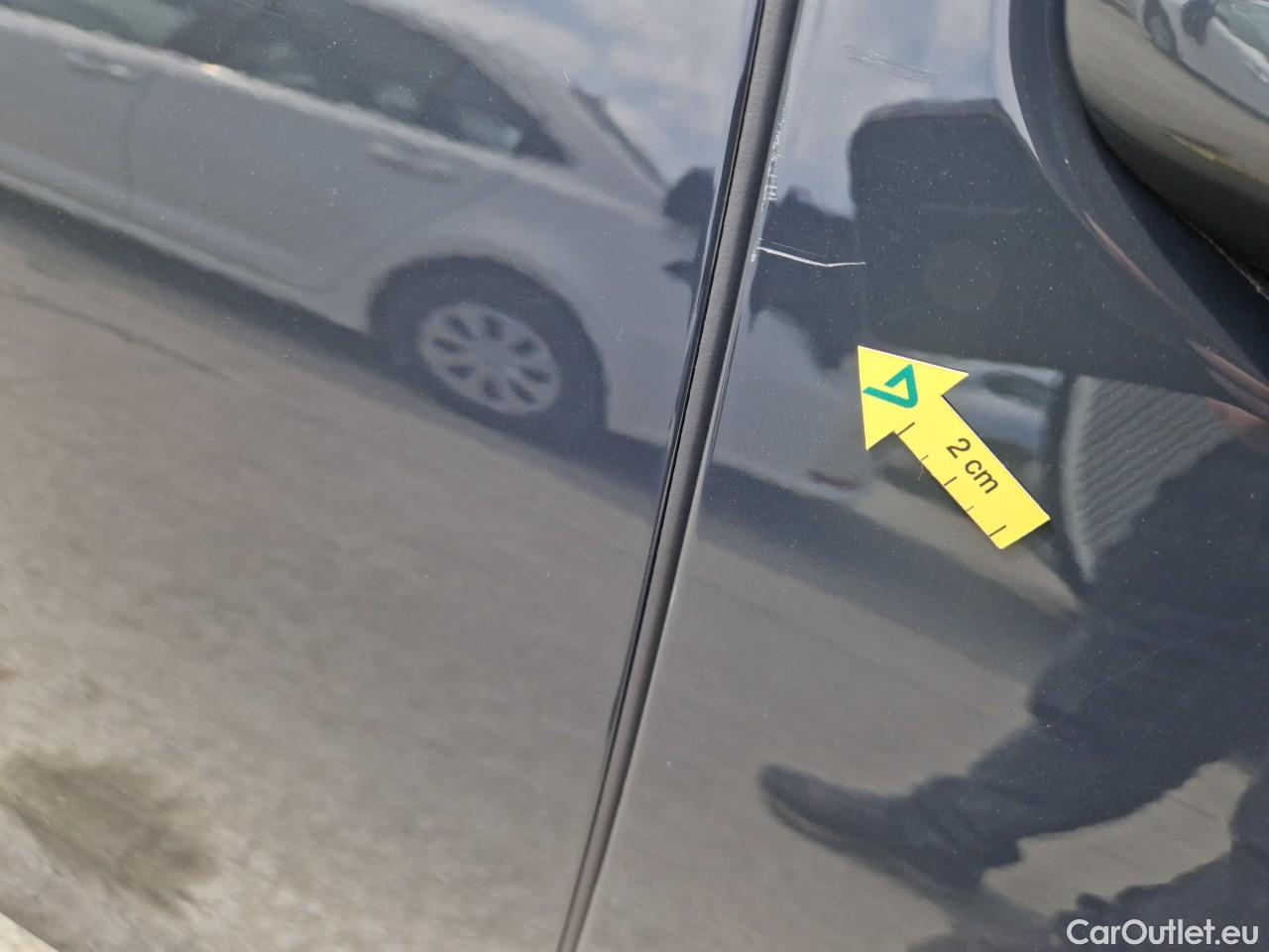  Volkswagen  Golf  Life 1.0 TSI #19