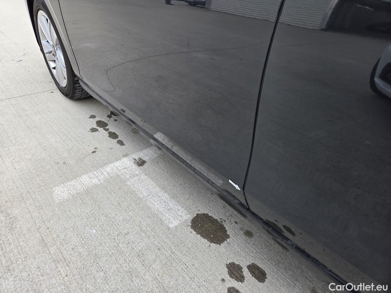  Volkswagen  Golf  Life 1.0 TSI #1