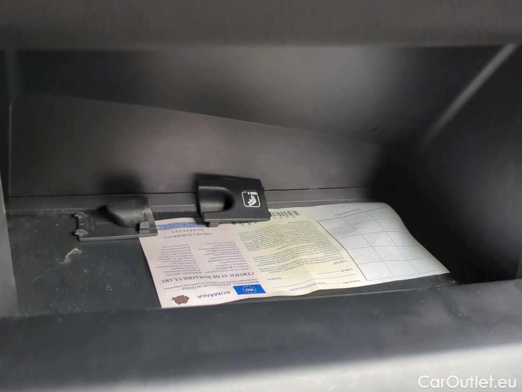  Toyota  Corolla 1.8 Hybrid Dynamic HSD E-CVT #6