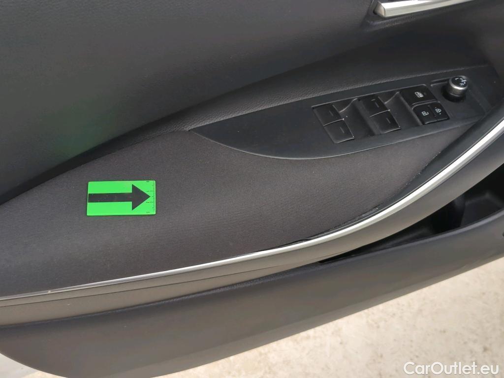  Toyota  Corolla 1.8 Hybrid Dynamic HSD E-CVT #12