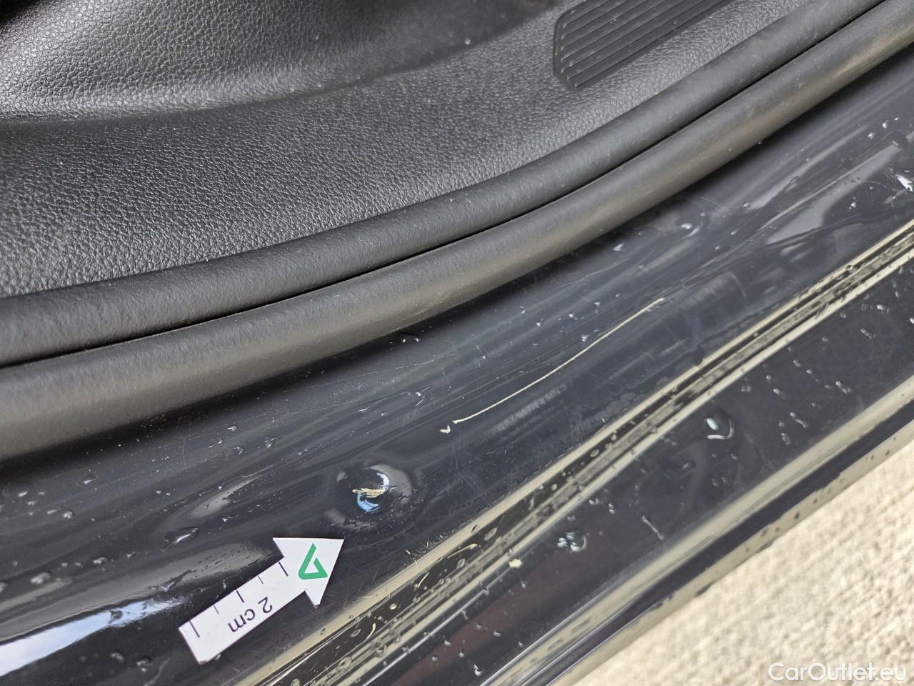  Volkswagen  Golf  Life 1.0 TSI #27