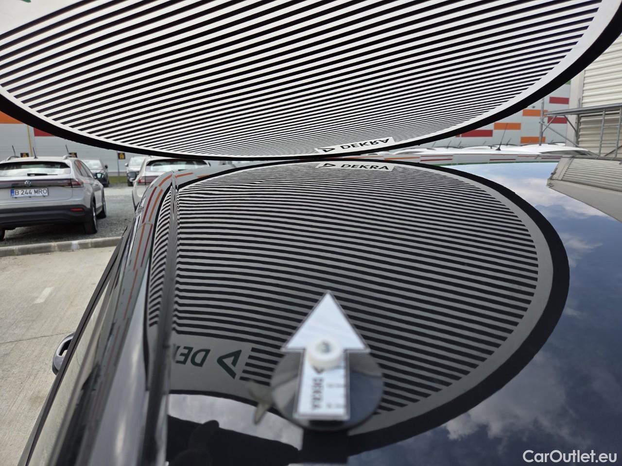  Volkswagen  Golf  Life 1.0 TSI #41