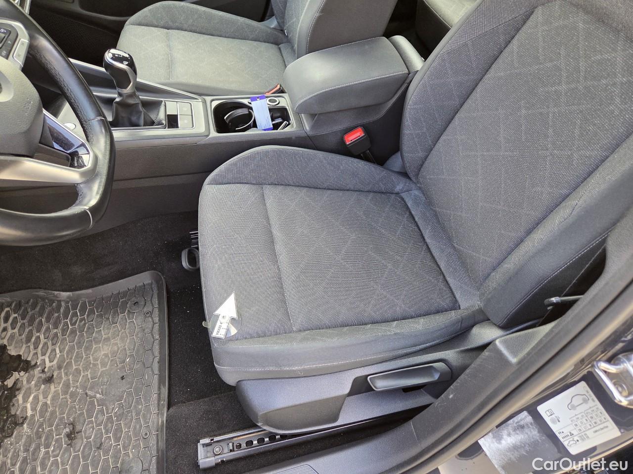  Volkswagen  Golf  Life 1.0 TSI #45