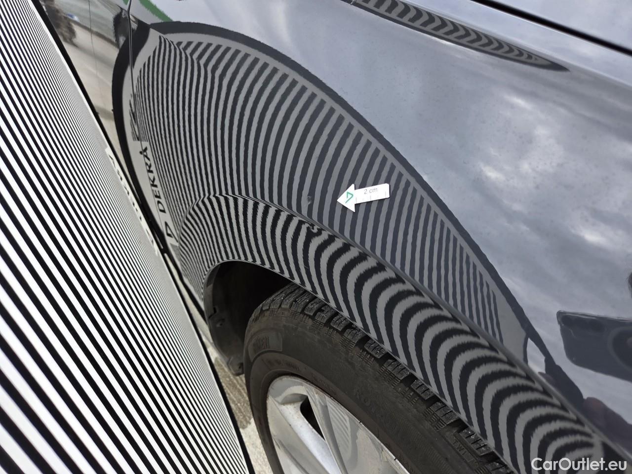  Volkswagen  Golf  Life 1.0 TSI #18