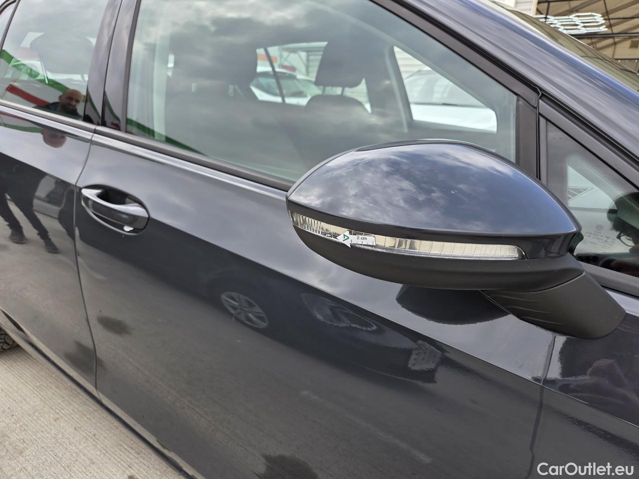  Volkswagen  Golf  Life 1.0 TSI #22