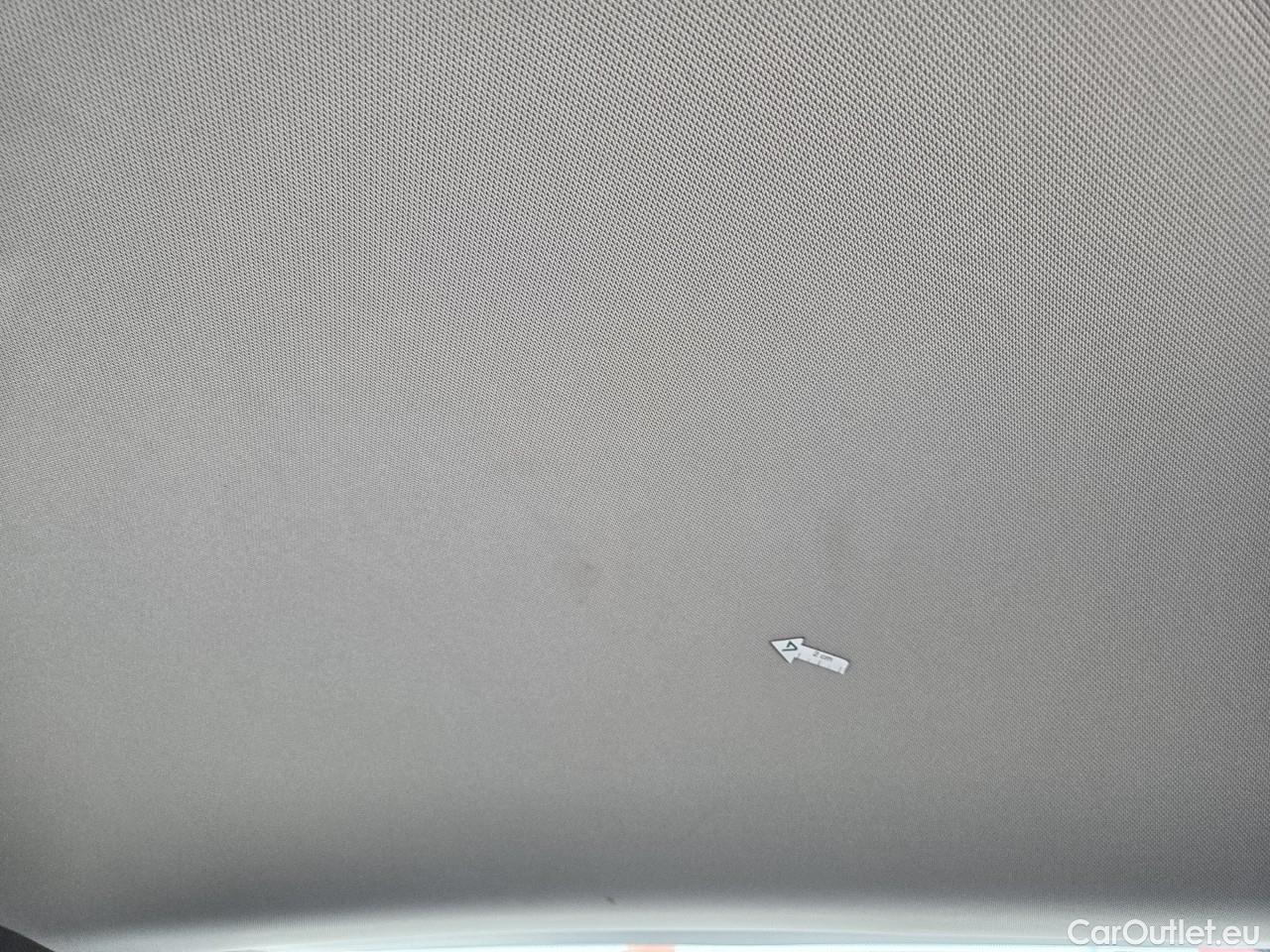  Volkswagen  Golf  Life 1.0 TSI #59