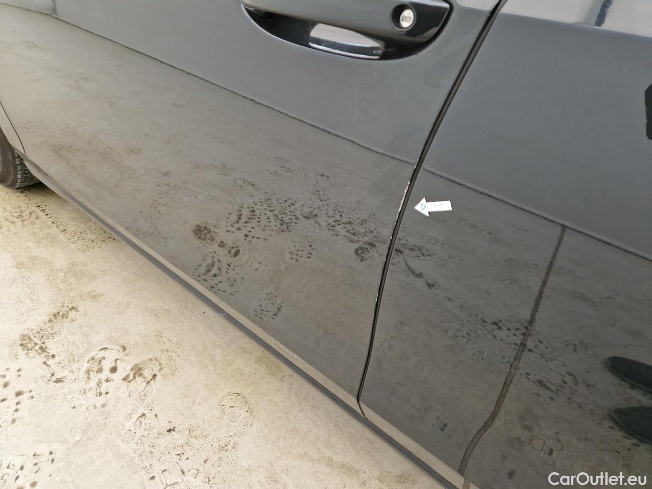  Volkswagen  Golf  Life 1.0 TSI #2