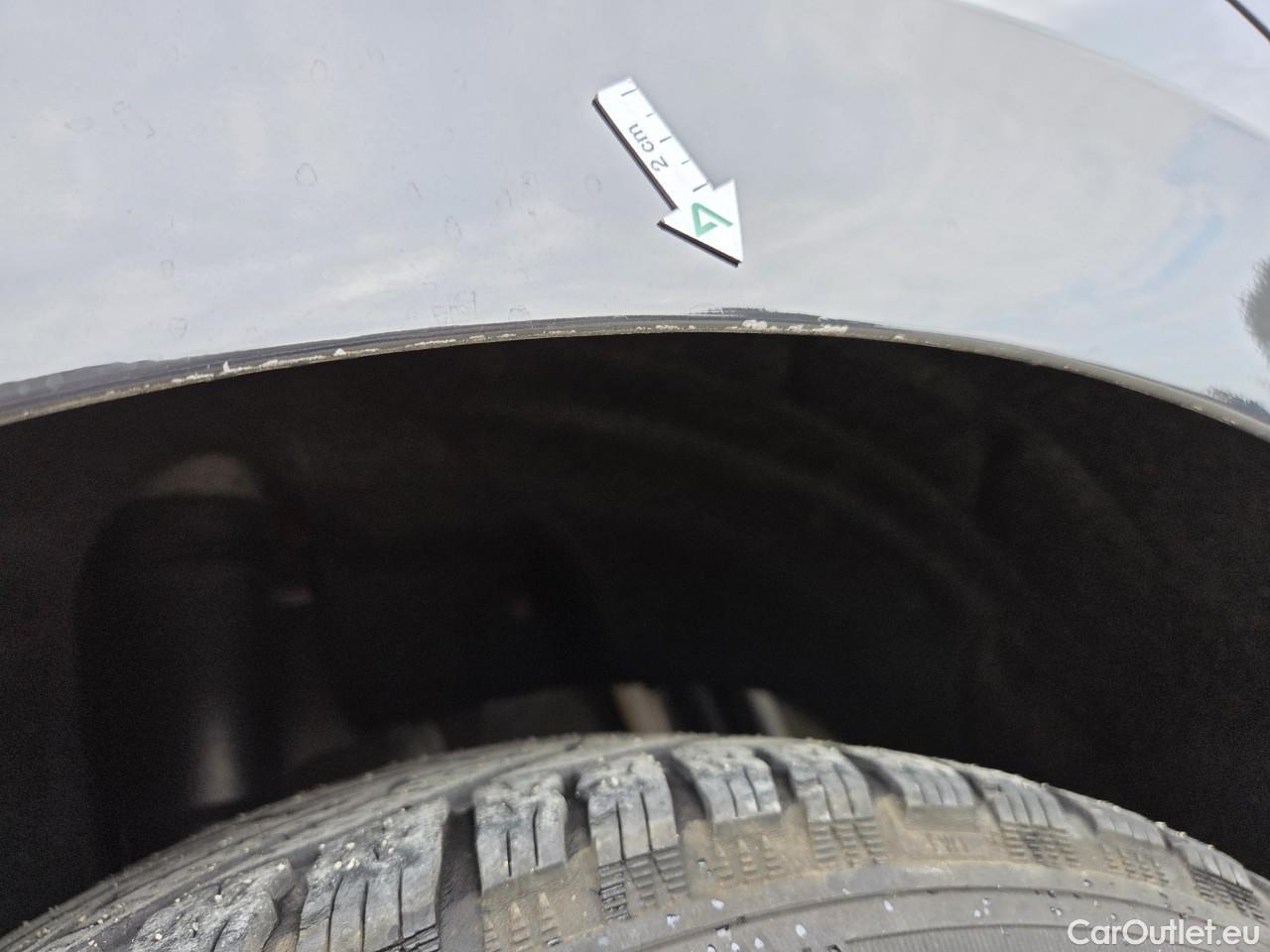  Volkswagen  Golf  Life 1.0 TSI #30