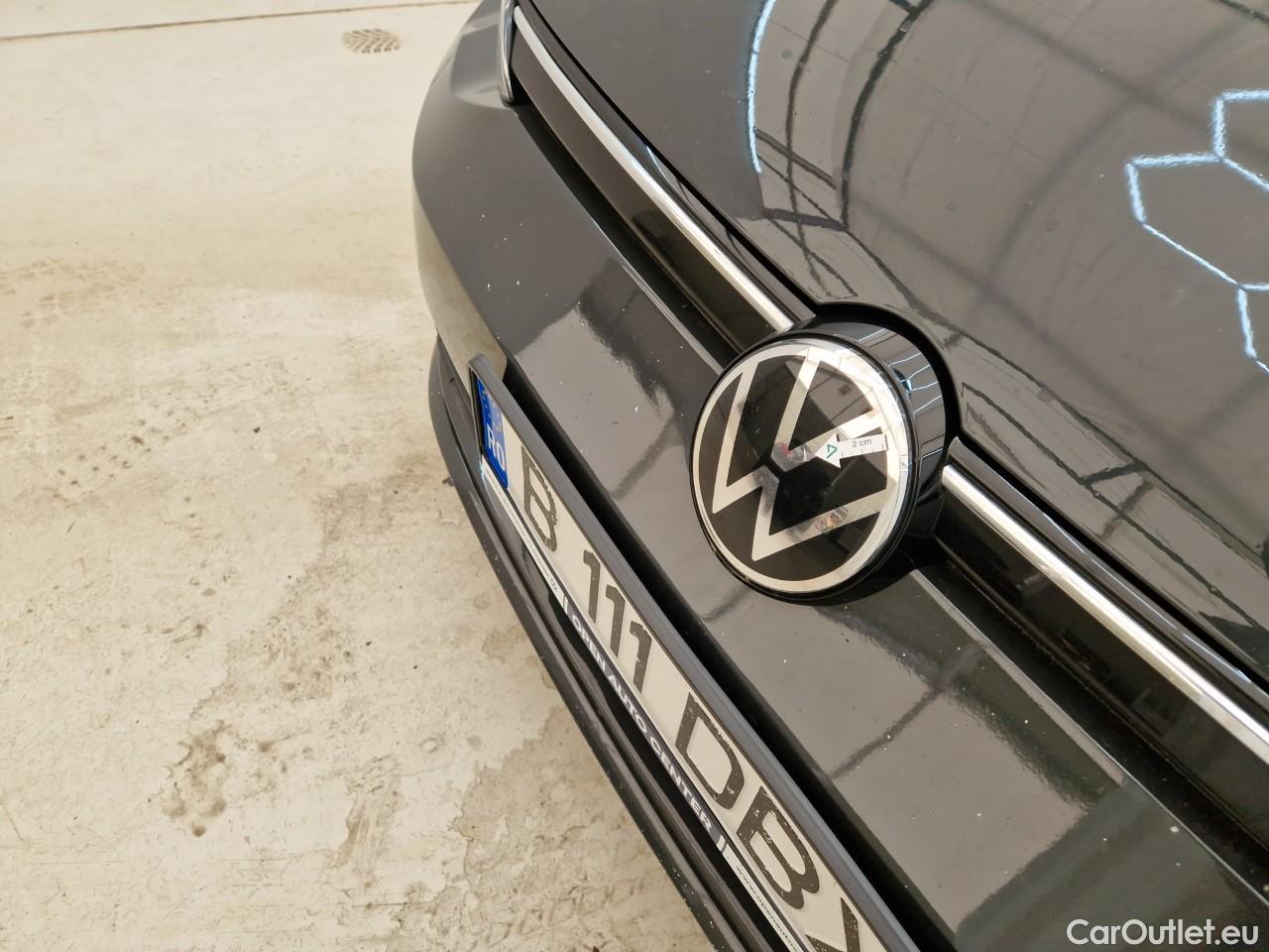  Volkswagen  Golf  Life 1.0 TSI #23