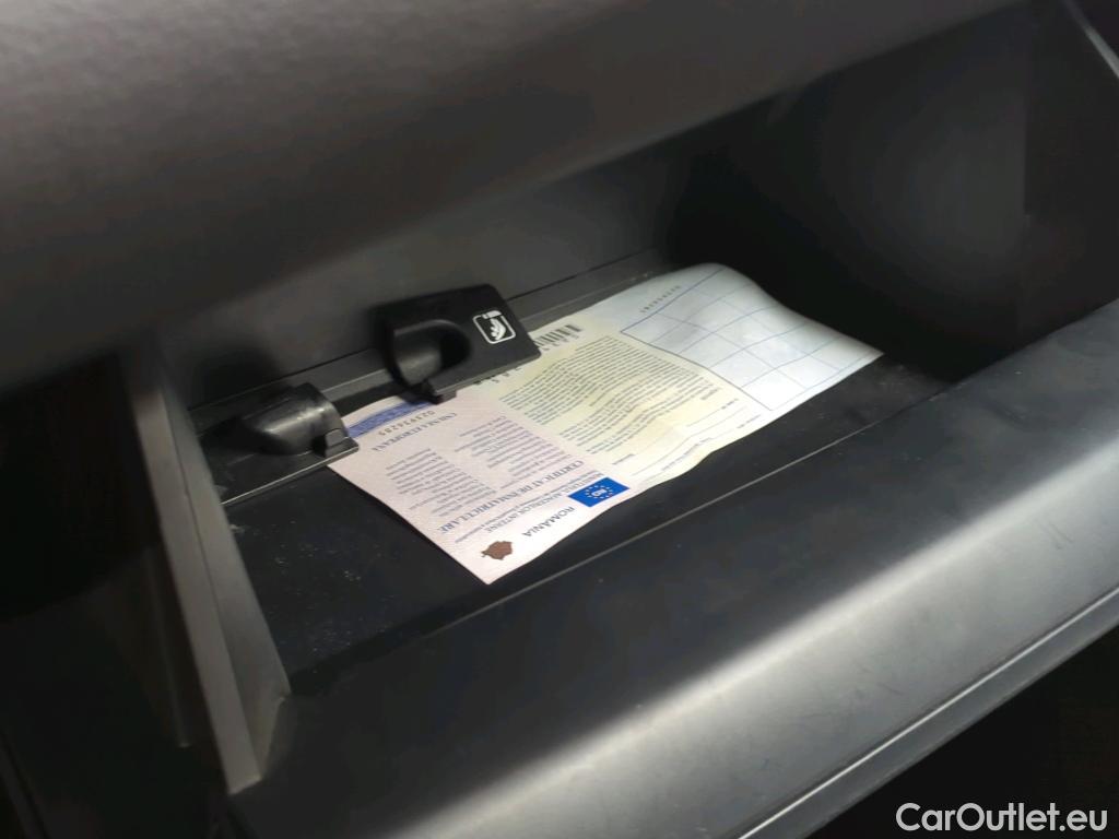  Toyota  Corolla 1.8 Hybrid Dynamic HSD E-CVT #3