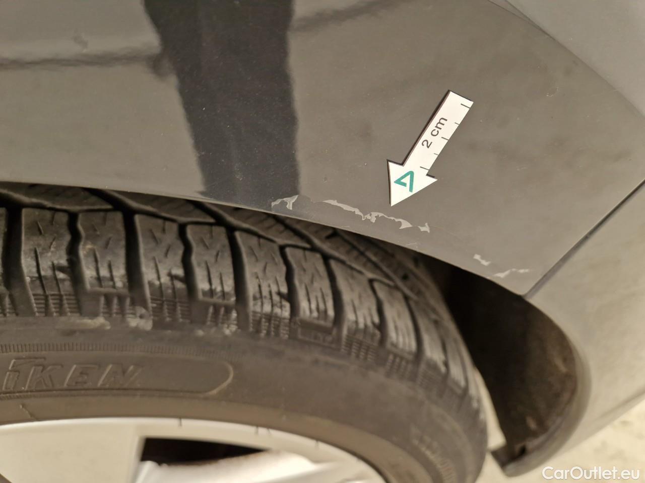  Volkswagen  Golf  Life 1.0 TSI #43