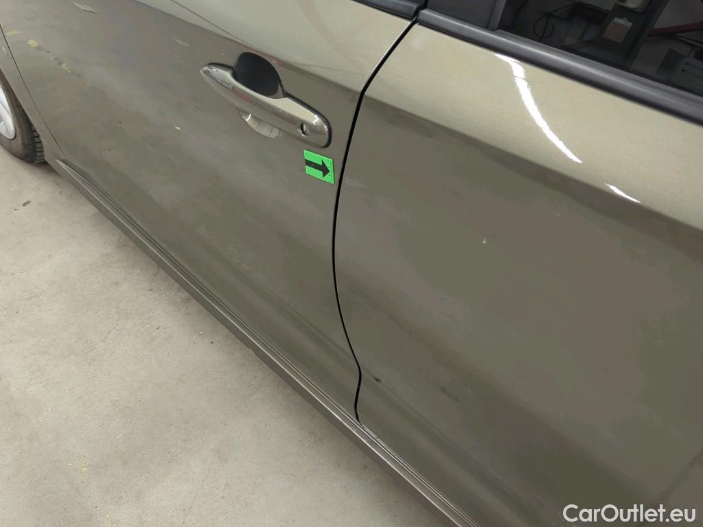  Toyota  Corolla 1.8 Hybrid Dynamic HSD E-CVT #15