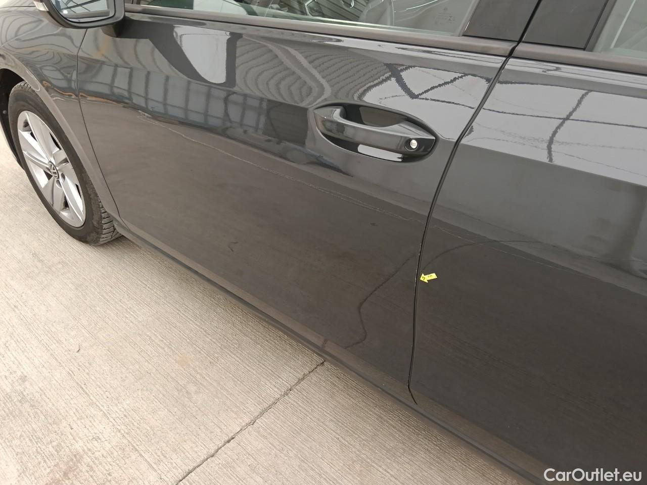  Volkswagen  Golf  Life 1.0 TSI #1