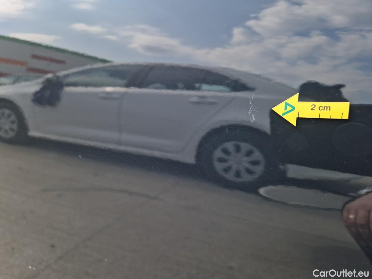  Volkswagen  Golf  Life 1.0 TSI #22