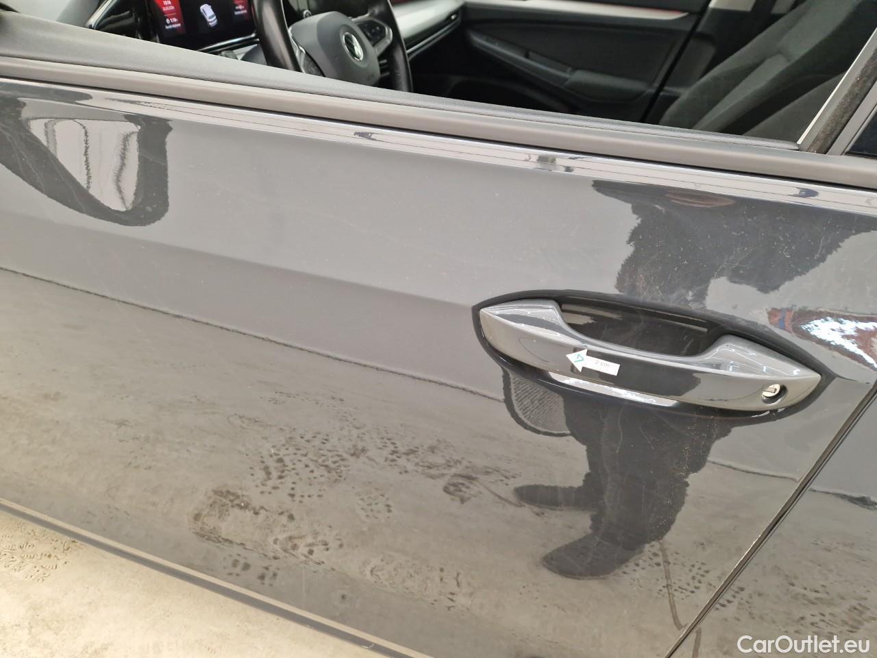  Volkswagen  Golf  Life 1.0 TSI #6