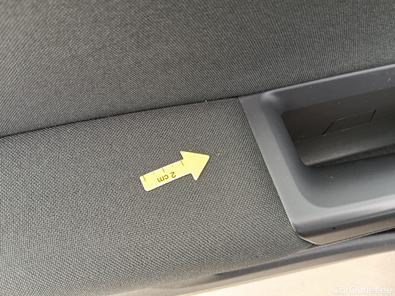  Volkswagen  Golf  Life 1.0 TSI #3