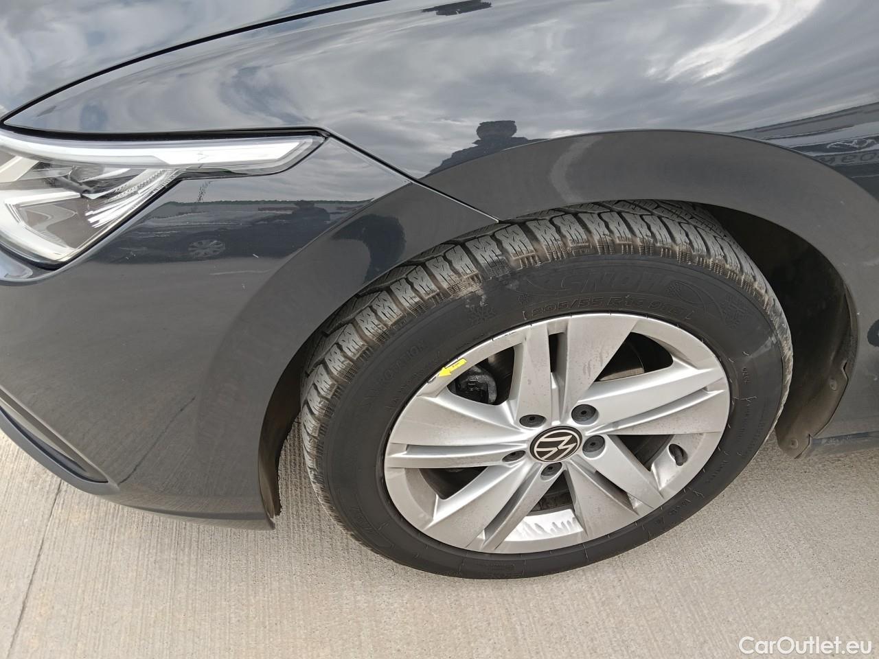  Volkswagen  Golf  Life 1.0 TSI #10