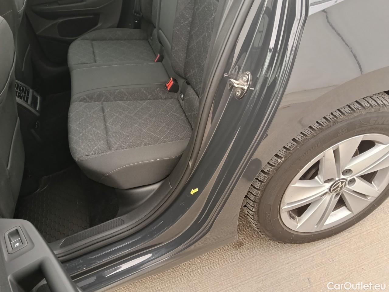  Volkswagen  Golf  Life 1.0 TSI #25