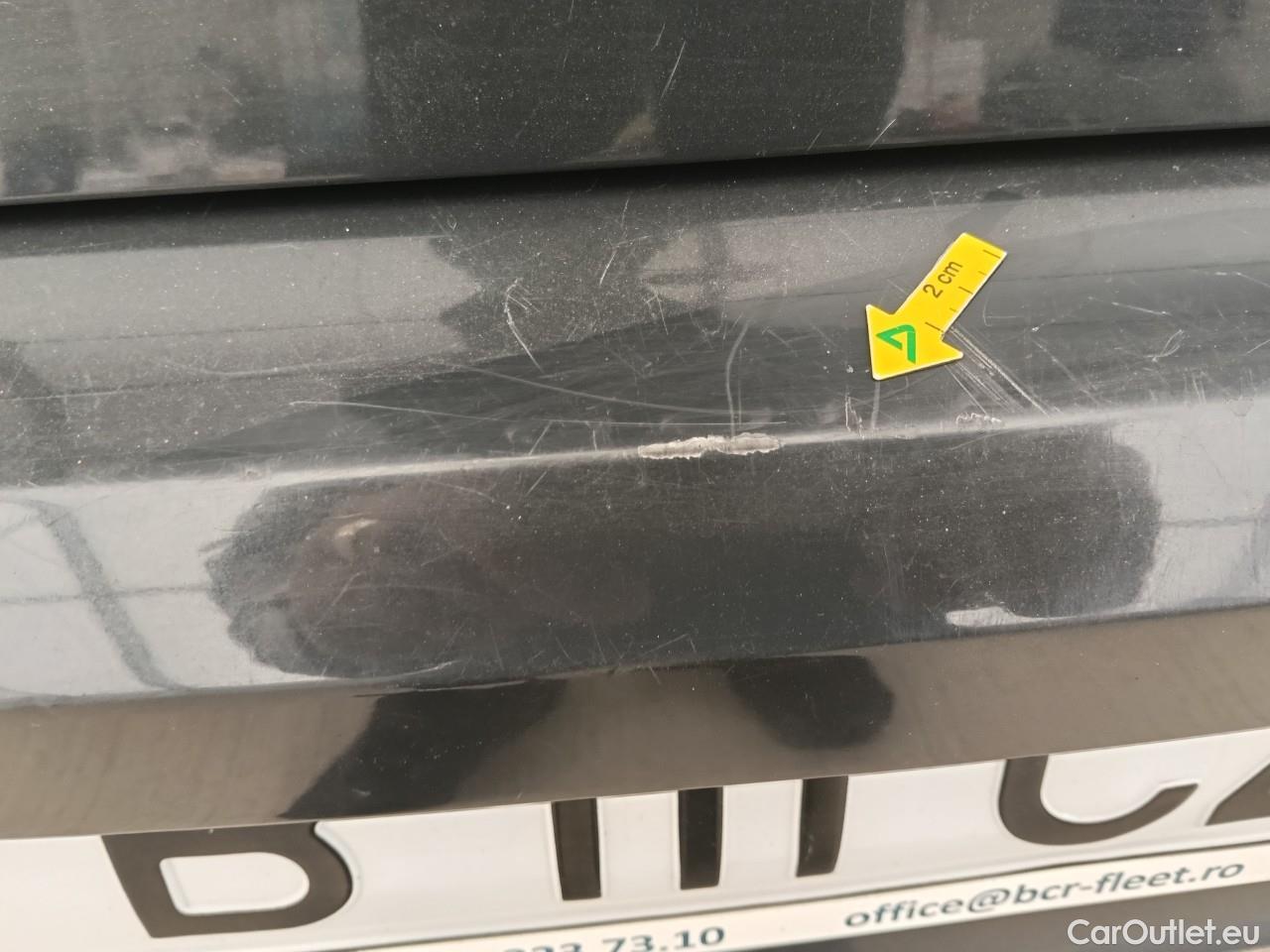  Volkswagen  Golf  Life 1.0 TSI #18