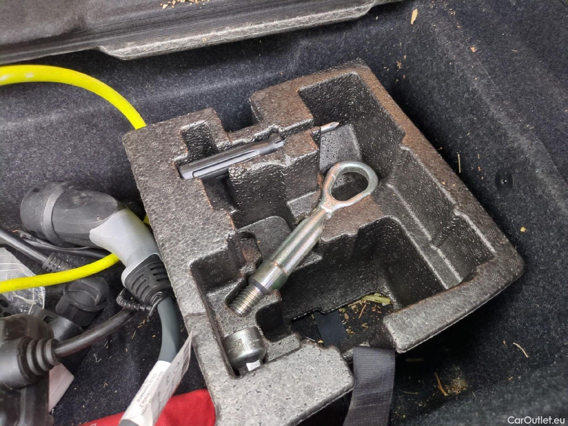  Bmw  X1 BMW  / 2019 / 5P / SUV xDrive25e Business Design BVA6 #4